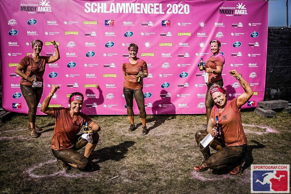 Schmutzig & Happy - unsere fünf Muddy Angels im Ziel, Bild: Sportograf.com